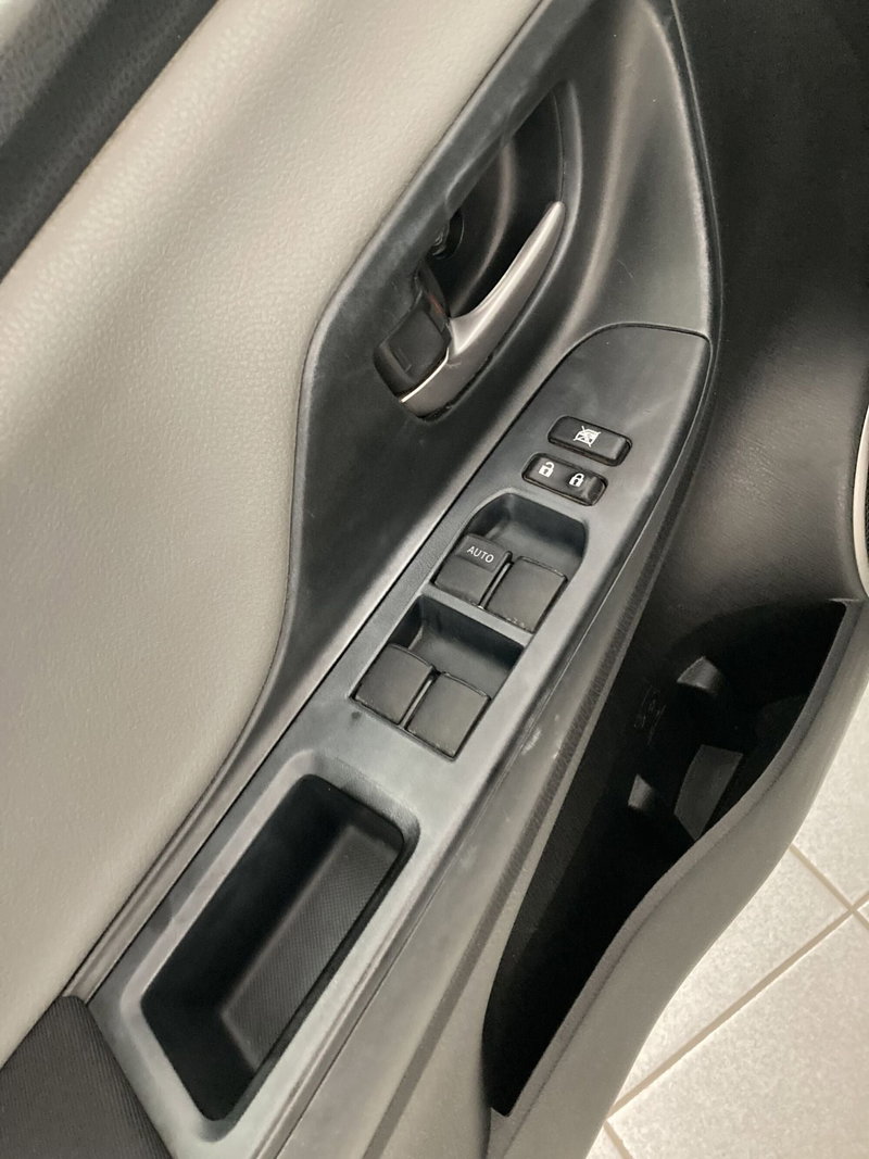 Toyota Yaris usata a Barletta-Andria-Trani (8)