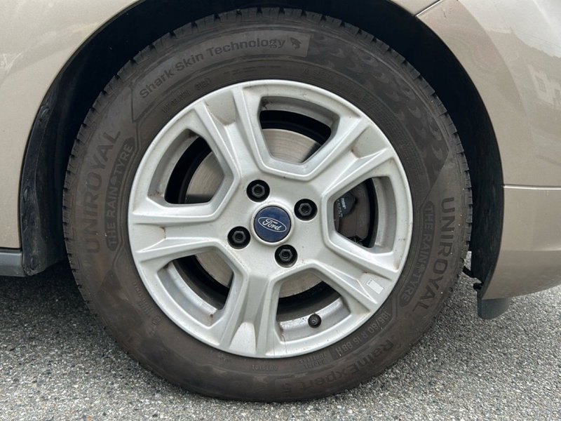 Ford Tourneo Courier usata a Vercelli (11)