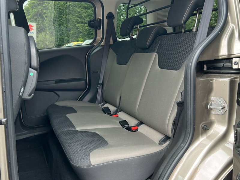 Ford Tourneo Courier usata a Vercelli (13)
