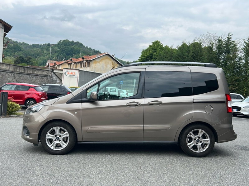 Ford Tourneo Courier usata a Vercelli (4)