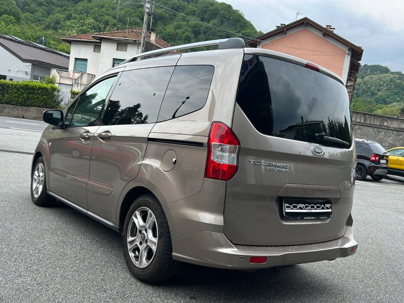 Ford Tourneo Courier usata a Vercelli (5)
