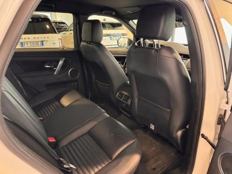 Land Rover Discovery Sport usata a Venezia (7)