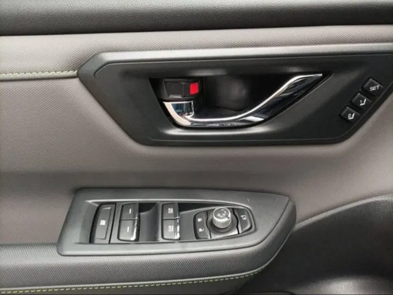 Subaru Forester nuova a Novara (11)