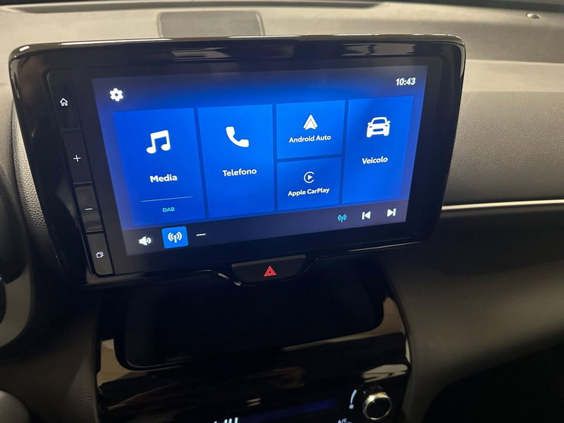 Toyota Yaris Cross nuova a Verbano Cusio Ossola (18)