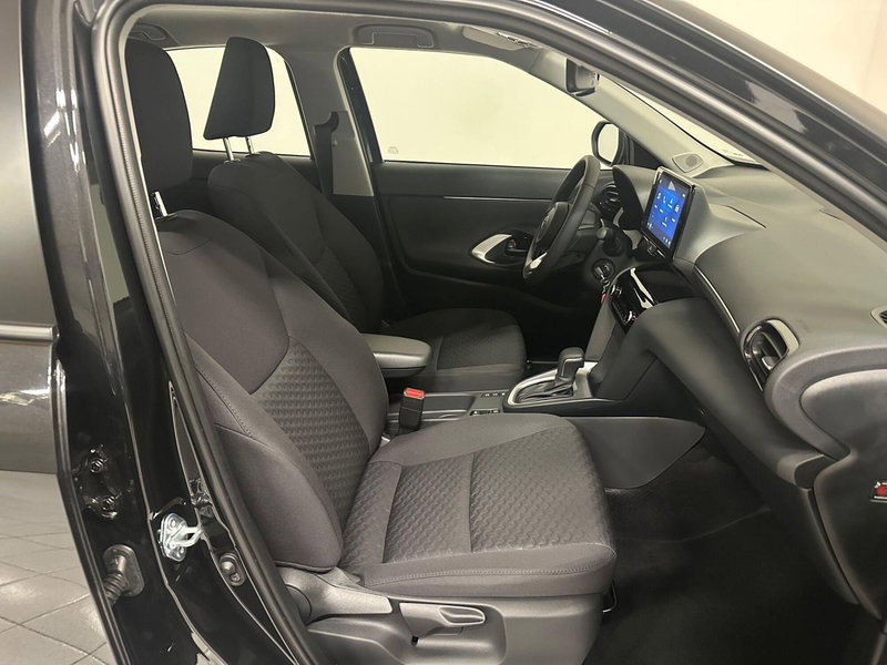 Toyota Yaris Cross nuova a Verbano Cusio Ossola (3)