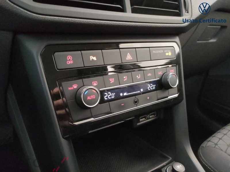Volkswagen T-Cross usata a Varese (13)