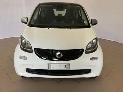 smart Fortwo 70 1.0 twinamic Passion del 2016 usata a Lamezia Terme