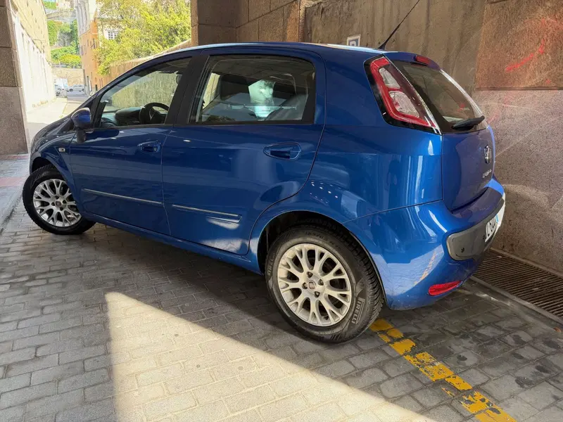 Fiat Grande Punto usata a Genova (2)