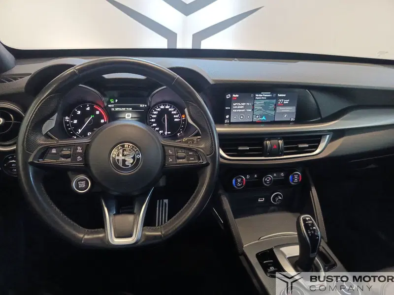 Alfa Romeo Stelvio usata a Varese (11)