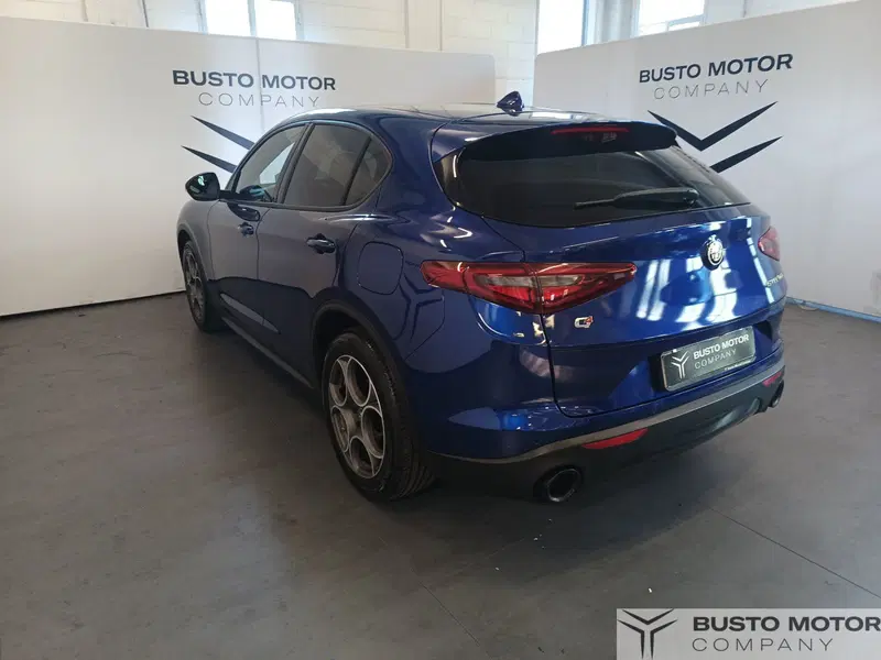 Alfa Romeo Stelvio usata a Varese (6)