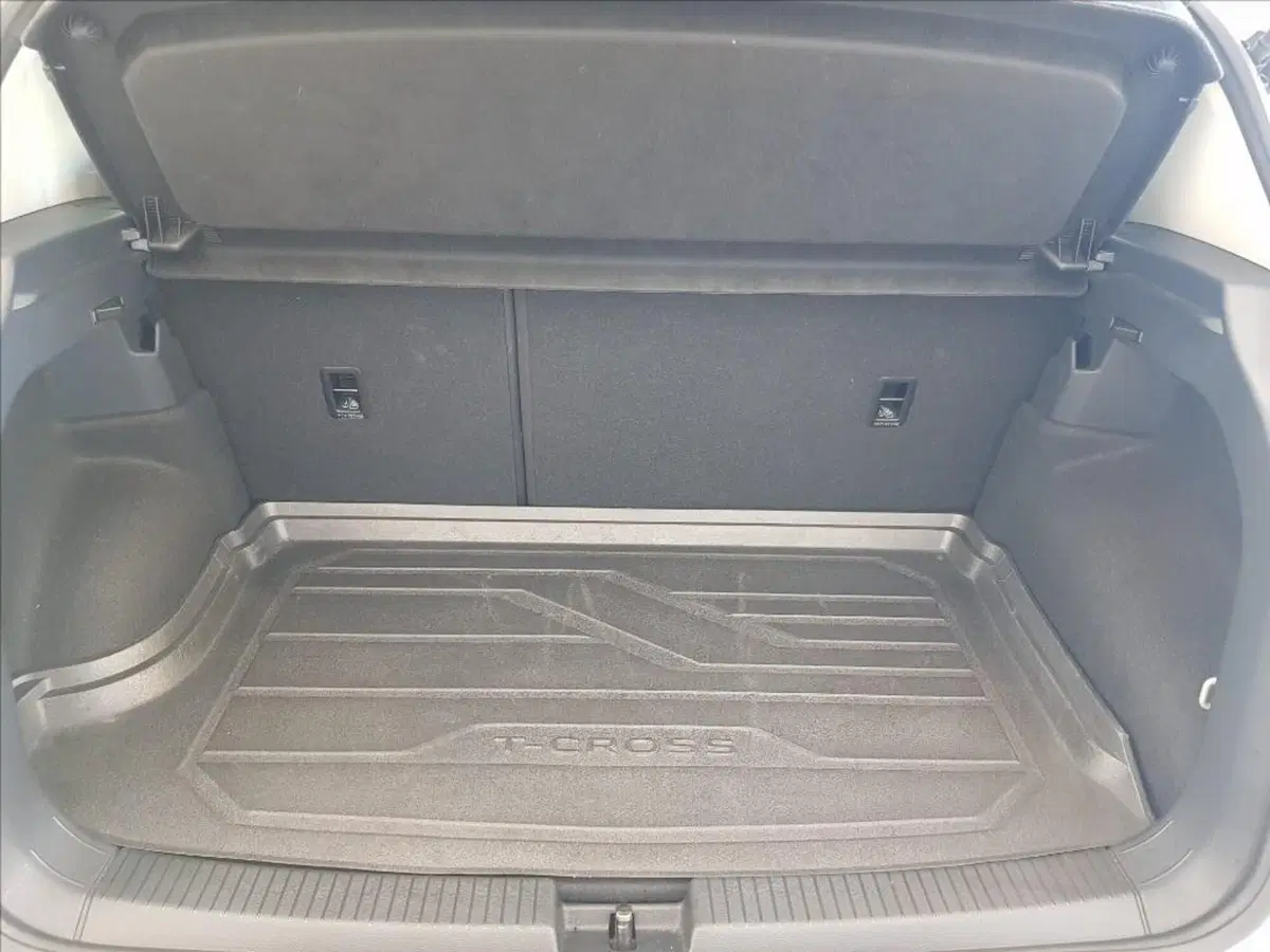 Volkswagen T-Cross usata a Lucca (15)