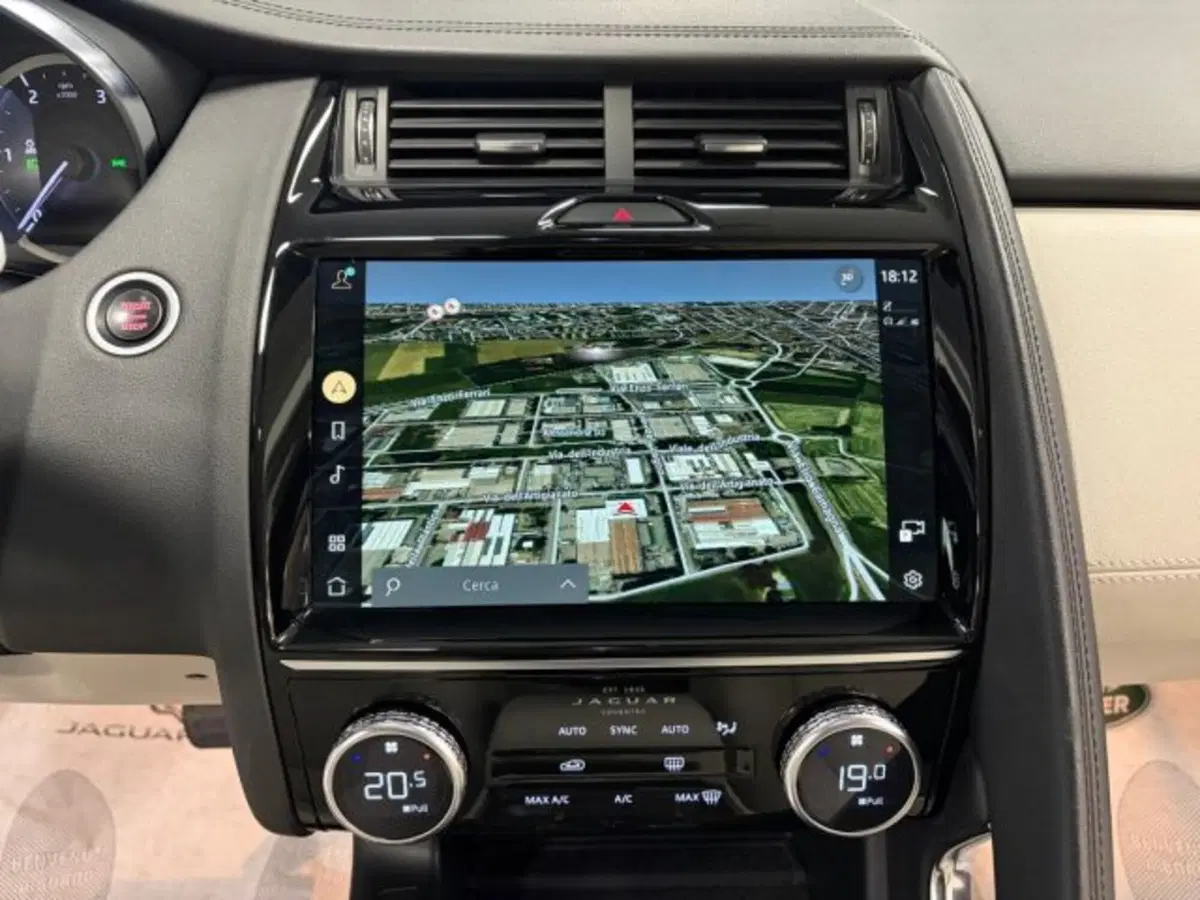 Jaguar E-Pace usata a Cuneo (10)