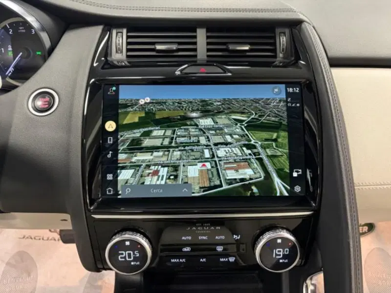 Jaguar E-Pace usata a Cuneo (10)