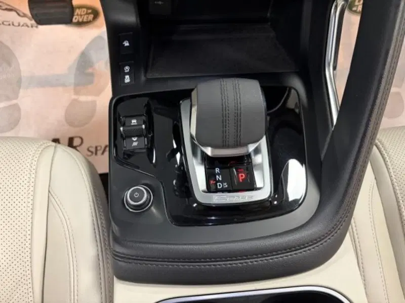 Jaguar E-Pace usata a Cuneo (12)