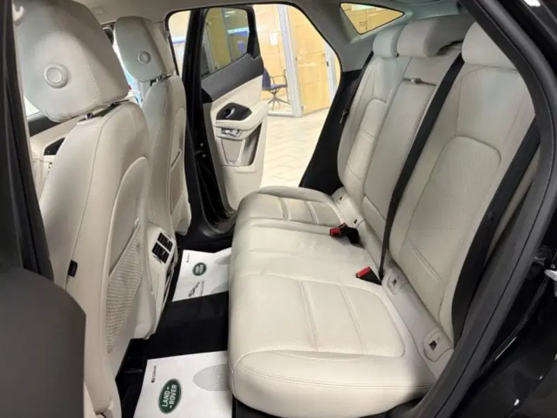Jaguar E-Pace usata a Cuneo (14)