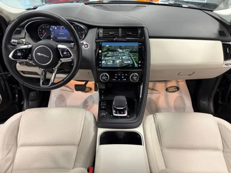Jaguar E-Pace usata a Cuneo (9)