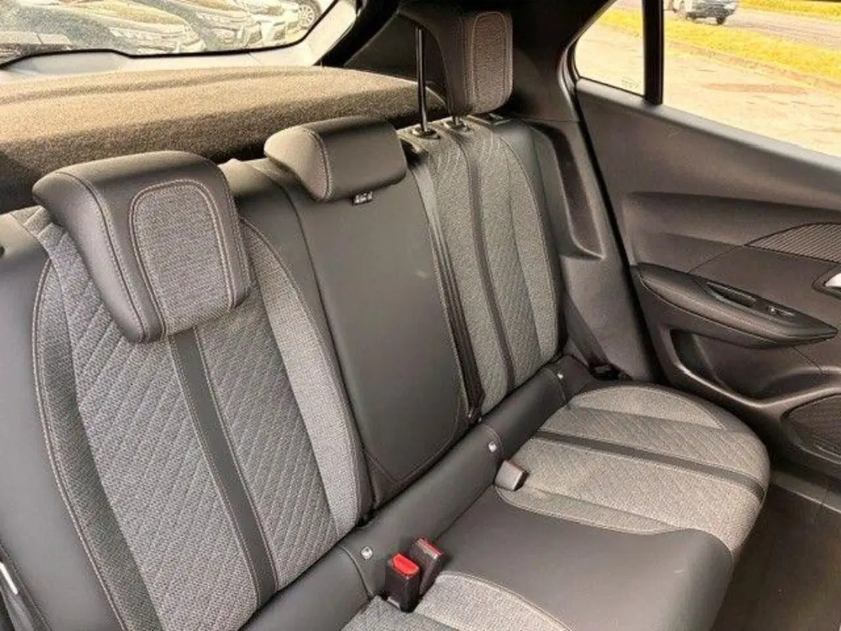 Peugeot 2008 usata a Milano (10)