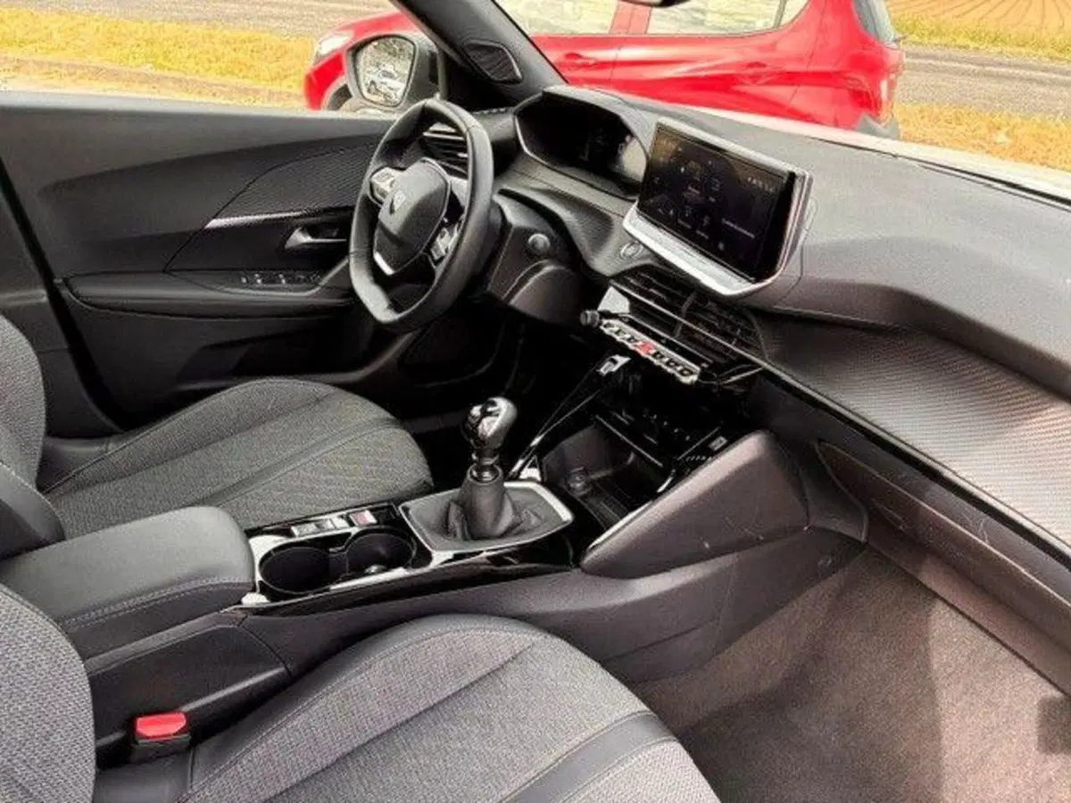 Peugeot 2008 usata a Milano (11)