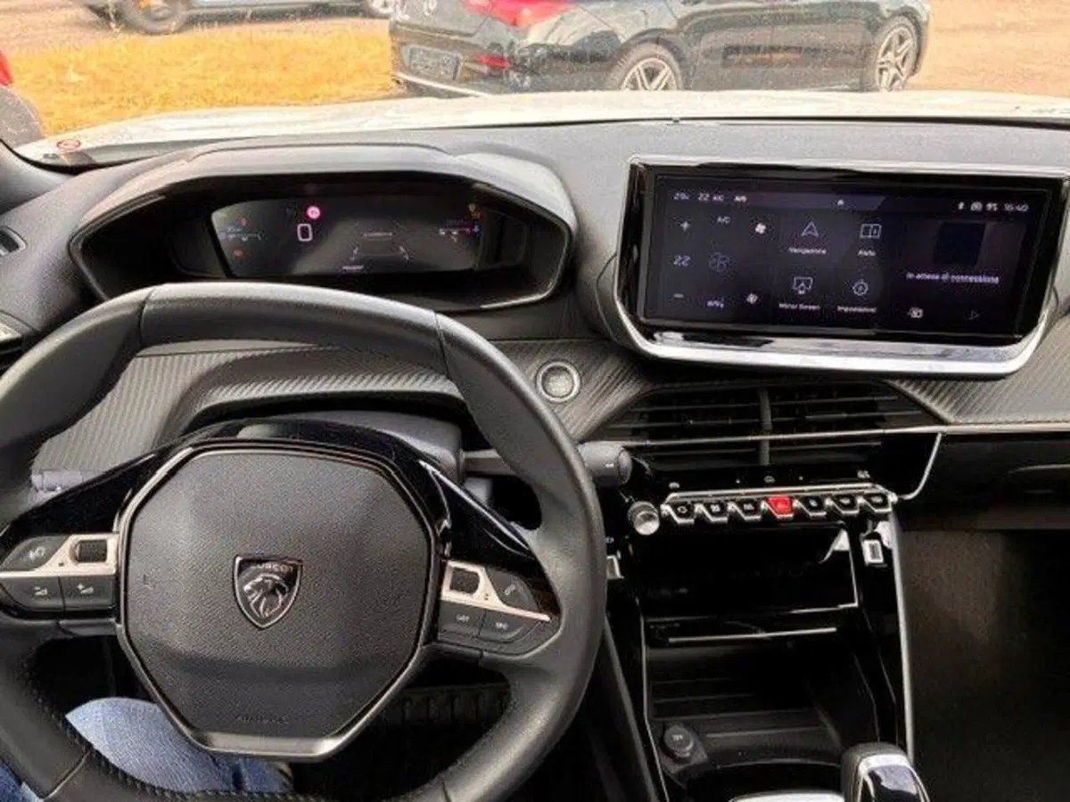 Peugeot 2008 usata a Milano (8)