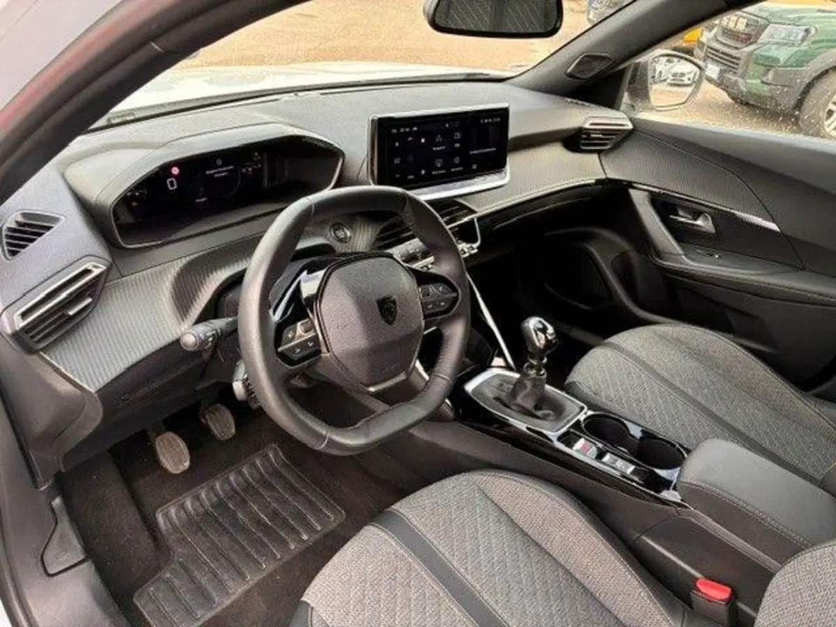 Peugeot 2008 usata a Milano (9)