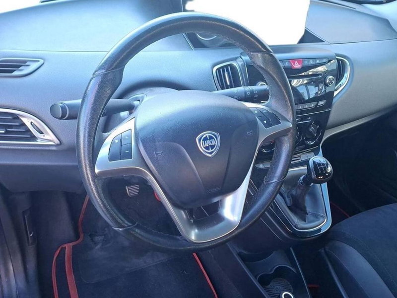 Lancia Ypsilon usata a Torino (12)