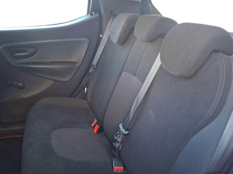 Lancia Ypsilon usata a Torino (13)