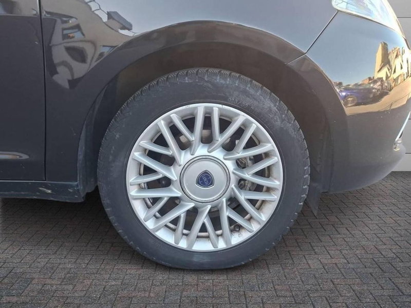 Lancia Ypsilon usata a Torino (7)