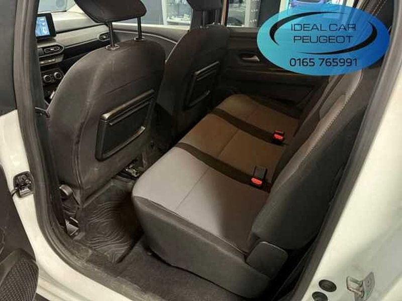 Dacia Jogger usata a Aosta (9)