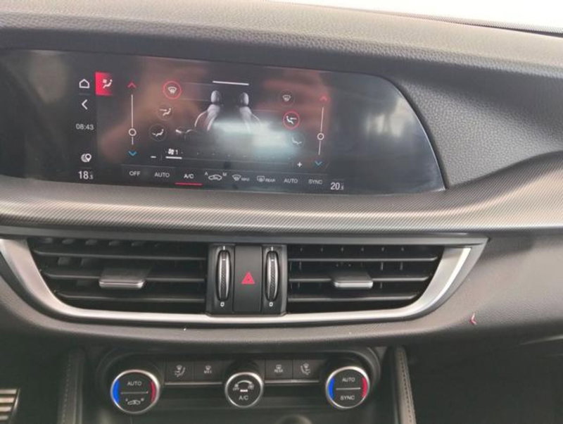 Alfa Romeo Stelvio usata a Como (15)