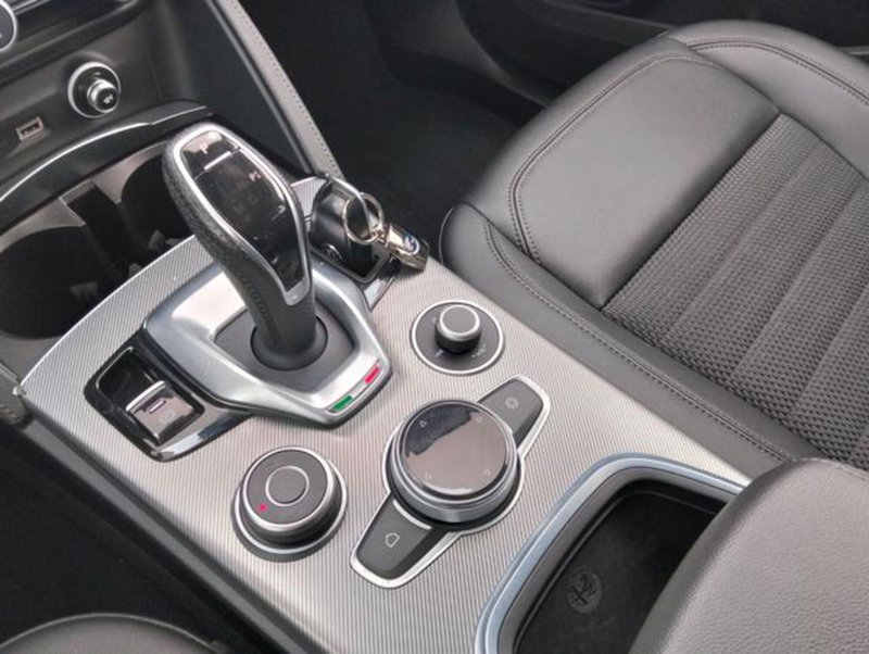 Alfa Romeo Stelvio usata a Como (18)