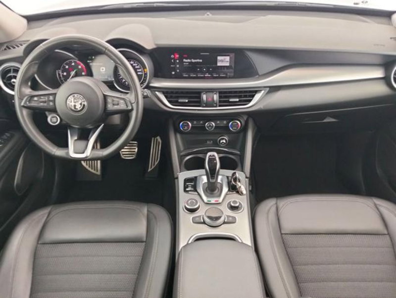 Alfa Romeo Stelvio usata a Como (4)