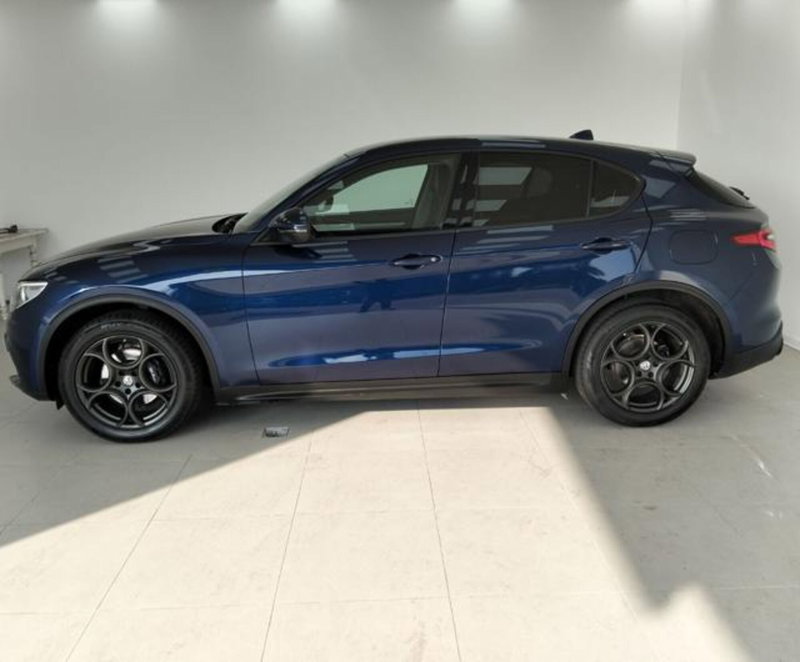 Alfa Romeo Stelvio usata a Como (8)