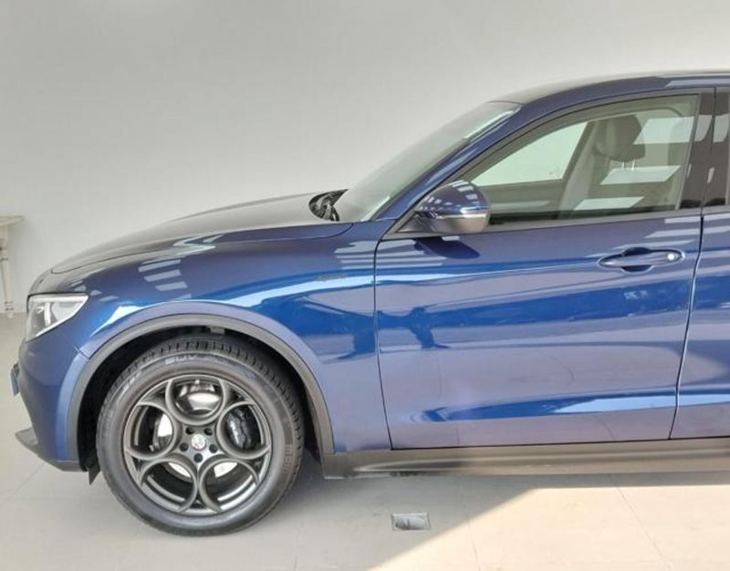 Alfa Romeo Stelvio usata a Como (9)