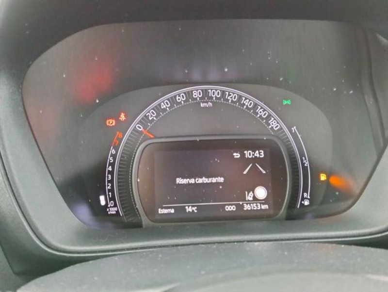 Toyota Aygo X usata a Como (10)