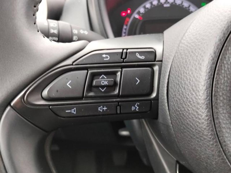 Toyota Aygo X usata a Como (11)