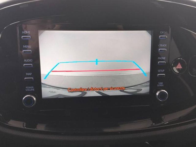 Toyota Aygo X usata a Como (14)