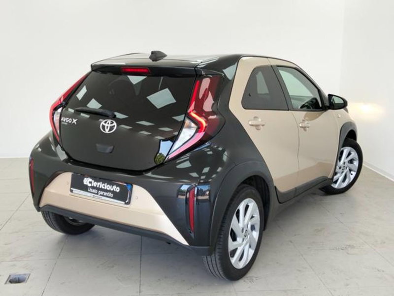 Toyota Aygo X usata a Como (2)