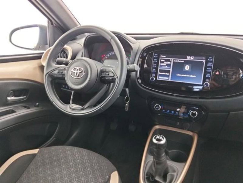 Toyota Aygo X usata a Como (9)