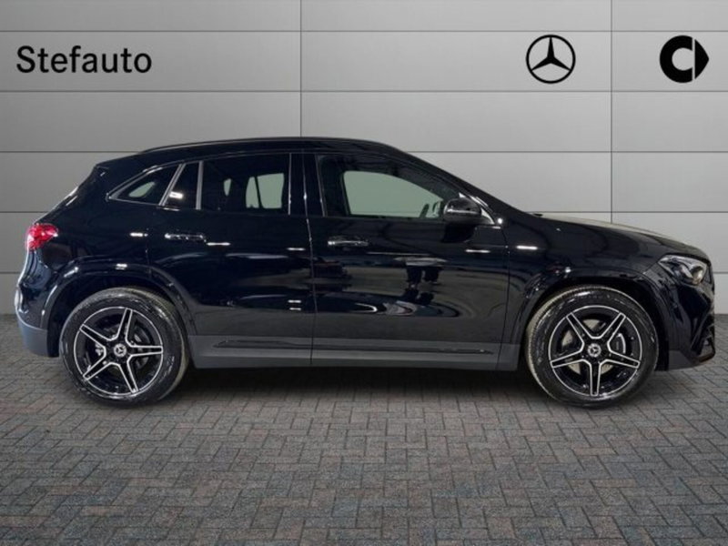 Mercedes-Benz GLA SUV nuova a Bologna (2)
