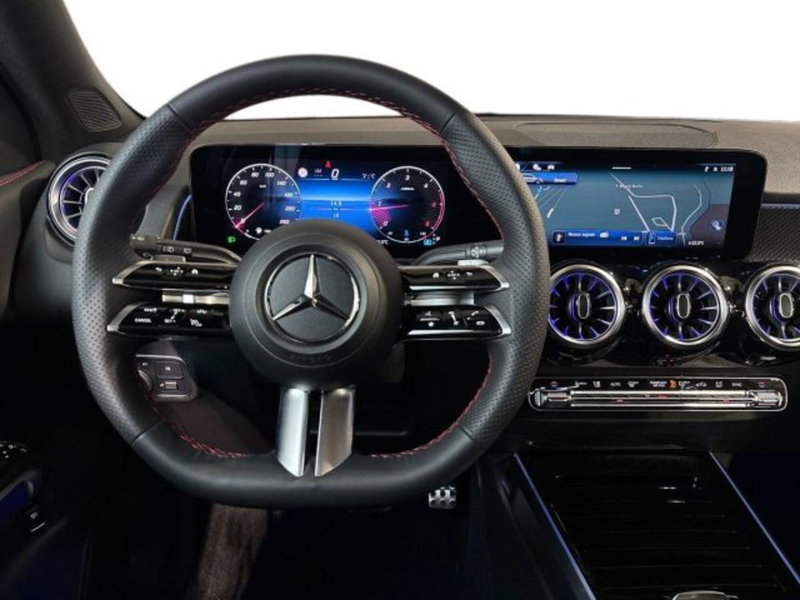 Mercedes-Benz GLB nuova a Bologna (14)