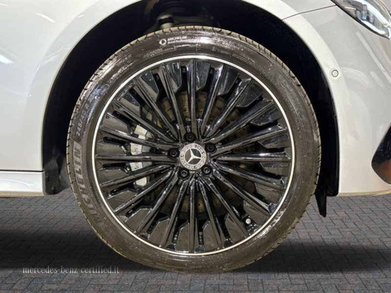 Mercedes-Benz Classe E nuova a Bologna (17)