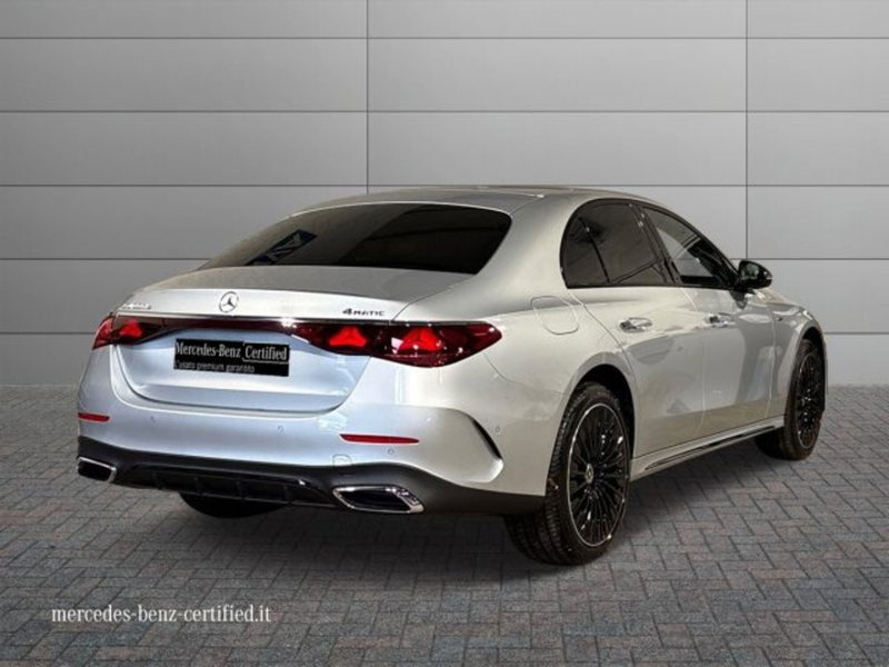 Mercedes-Benz Classe E nuova a Bologna (2)