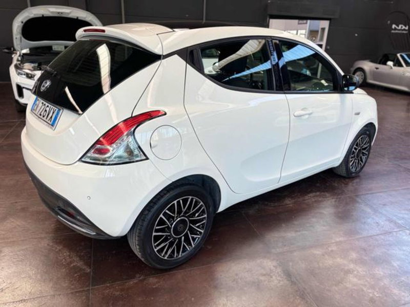 Lancia Ypsilon usata a Pesaro-Urbino (5)
