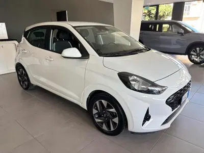 Hyundai i10 1.0 MPI Connectline del 2023 usata a Pesaro