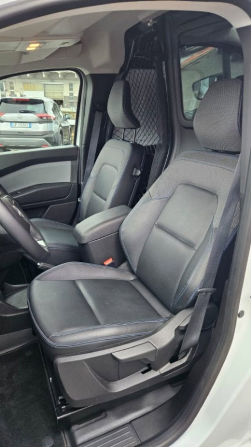 Nissan Townstar usata a Lucca (11)