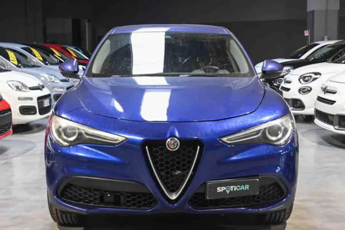 Alfa Romeo Stelvio usata a Torino (19)