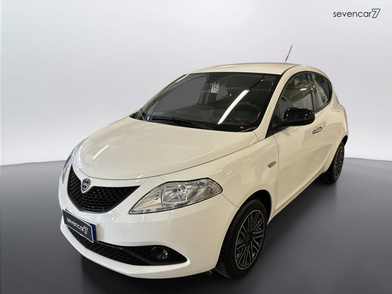 Lancia Ypsilon usata a Verona