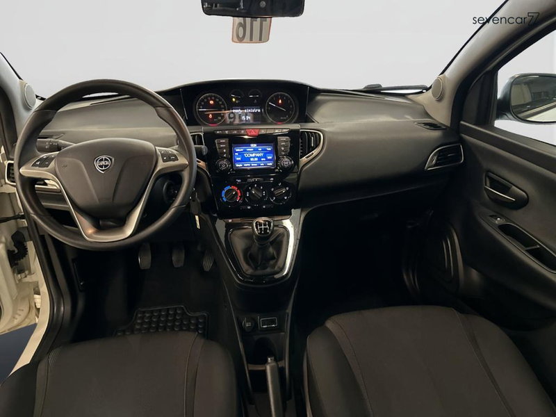 Lancia Ypsilon usata a Verona (10)