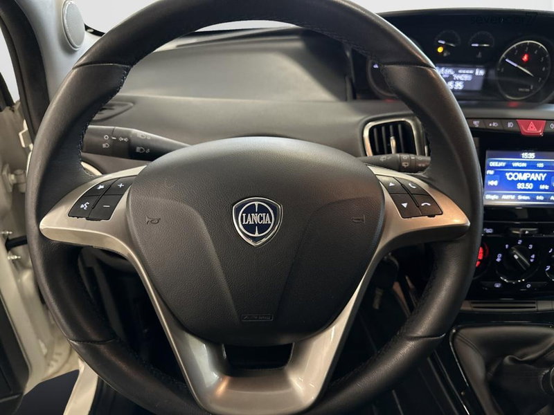 Lancia Ypsilon usata a Verona (12)