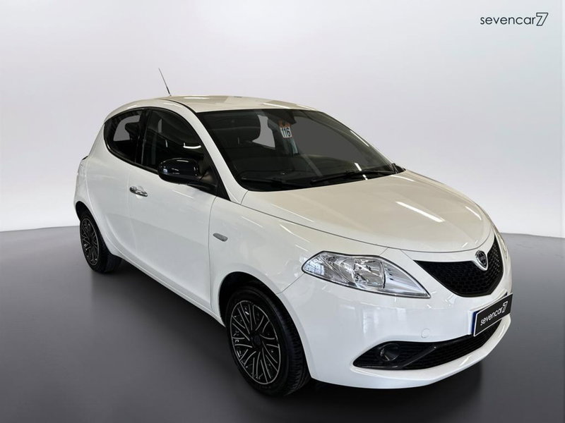 Lancia Ypsilon usata a Verona (3)